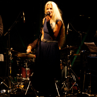 Nilla Nielsen m. 2 Generations band